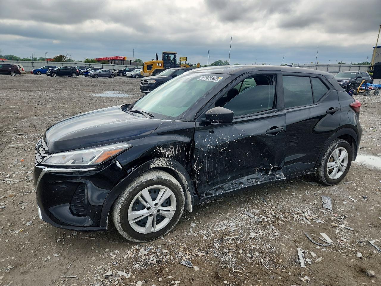 2023 NISSAN KICKS