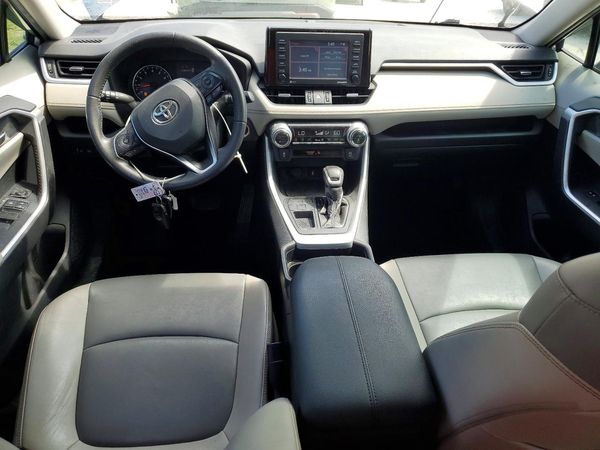 2020 TOYOTA RAV4 XLE Premium