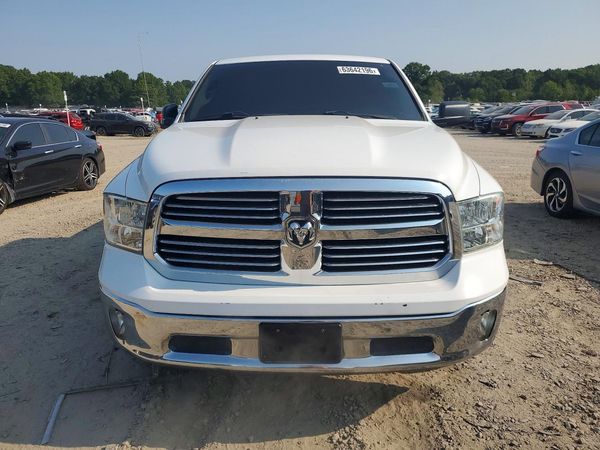 2015 RAM 1500 SLT QUAD CAB 4X2