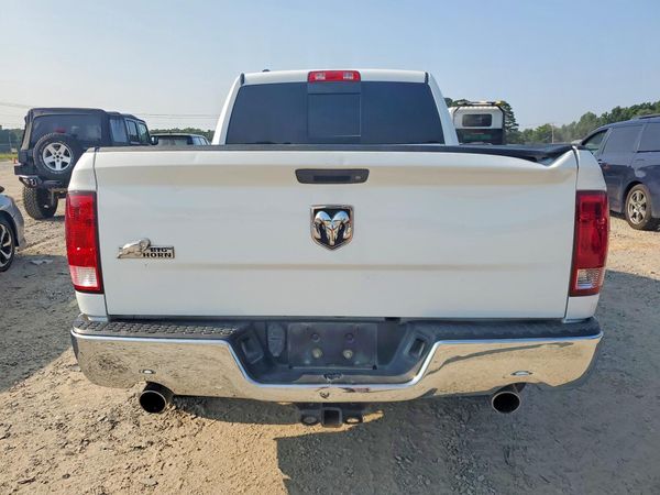 2015 RAM 1500 SLT QUAD CAB 4X2