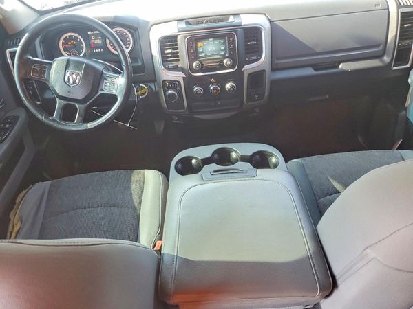 2015 RAM 1500 SLT QUAD CAB 4X2