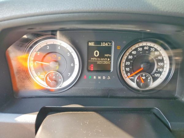 2015 RAM 1500 SLT QUAD CAB 4X2