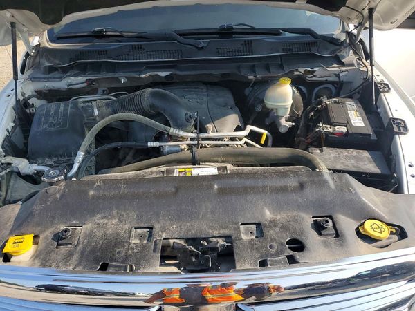2015 RAM 1500 SLT QUAD CAB 4X2