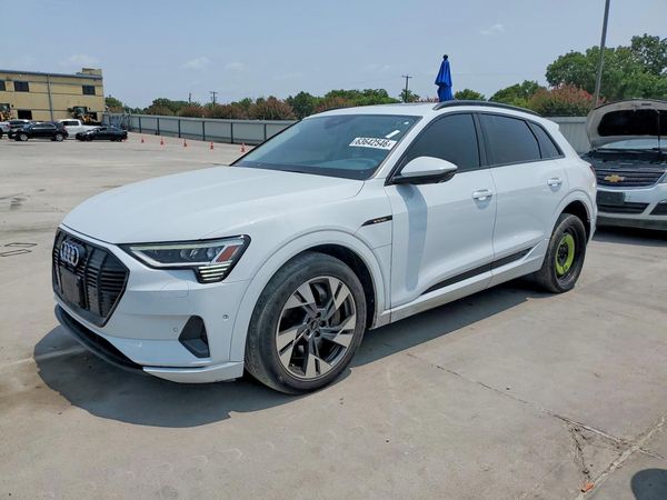2022 AUDI E-TRON quattro Premium