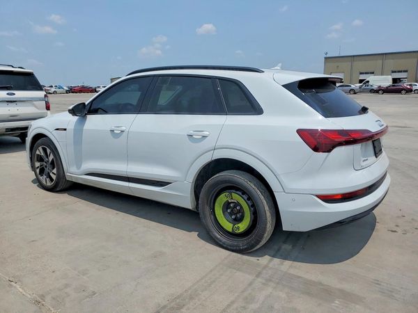 2022 AUDI E-TRON quattro Premium