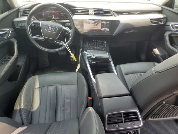 2022 AUDI E-TRON quattro Premium