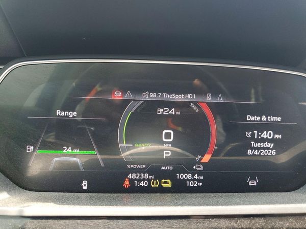 2022 AUDI E-TRON quattro Premium