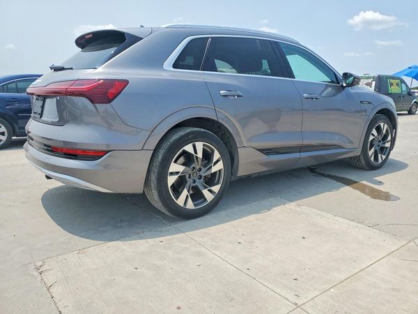 2021 AUDI E-TRON quattro Premium