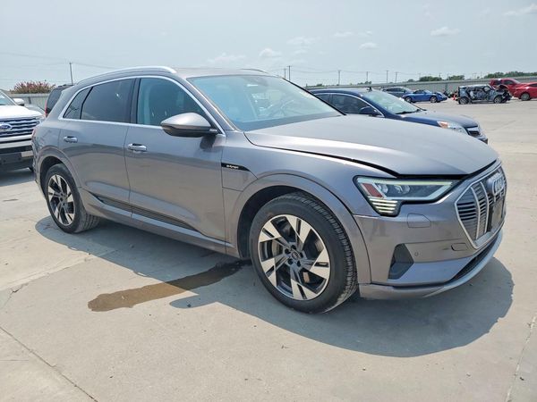 2021 AUDI E-TRON quattro Premium
