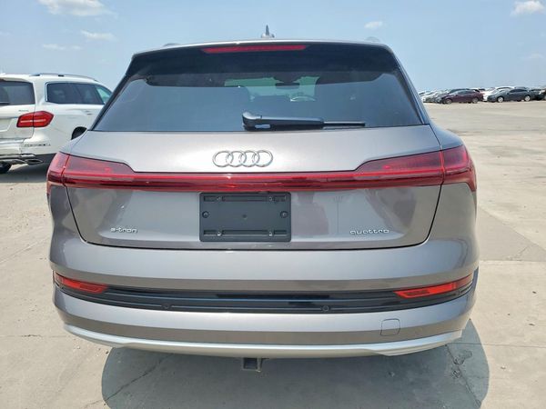 2021 AUDI E-TRON quattro Premium