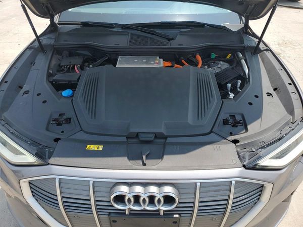 2021 AUDI E-TRON quattro Premium