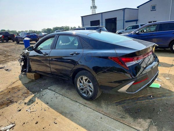 2024 HYUNDAI ELANTRA