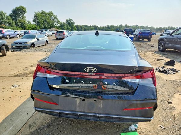 2024 HYUNDAI ELANTRA