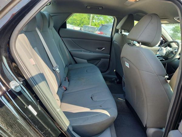 2024 HYUNDAI ELANTRA