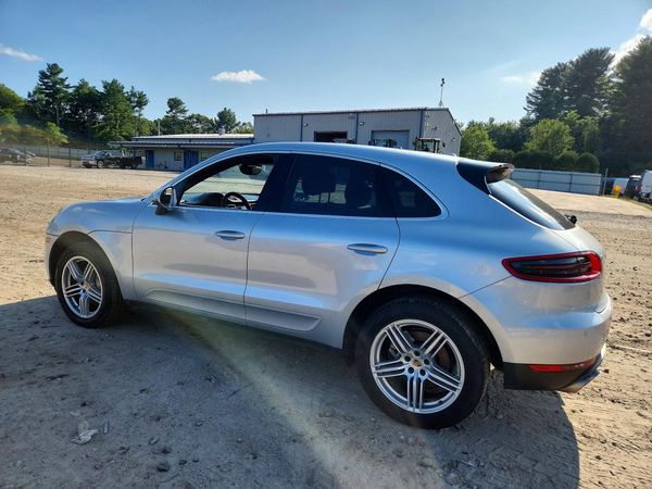 2015 PORSCHE MACAN