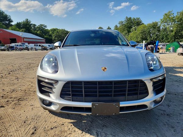 2015 PORSCHE MACAN