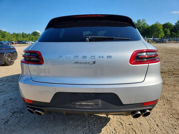 2015 PORSCHE MACAN