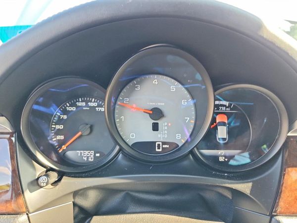 2015 PORSCHE MACAN