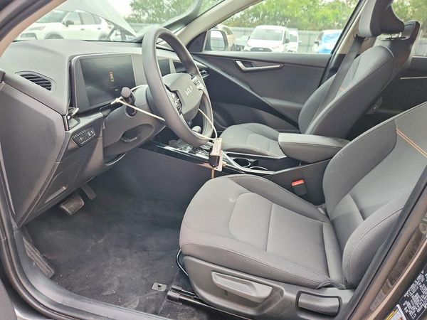 2026 KIA NIRO LX