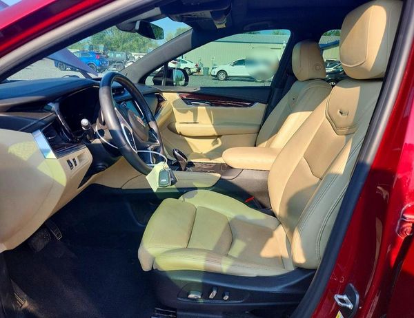 2017 CADILLAC XT5 Luxury