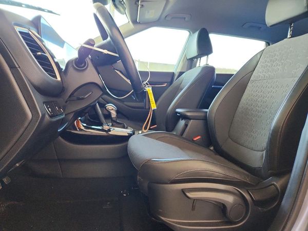 2024 KIA SELTOS S, X-Line