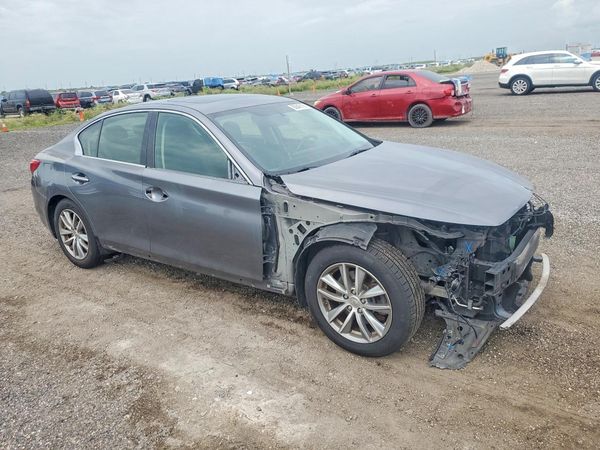 2015 INFINITI Q50