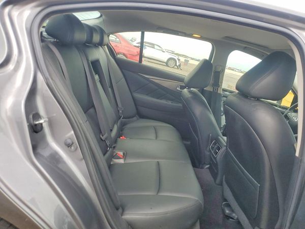 2015 INFINITI Q50