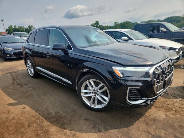 2025 AUDI Q7 quattro Premium Plus