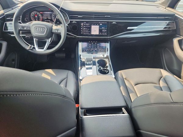 2025 AUDI Q7 quattro Premium Plus