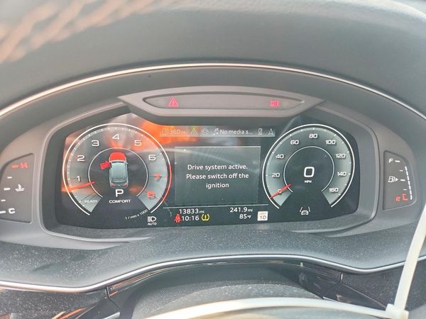 2025 AUDI Q7 quattro Premium Plus