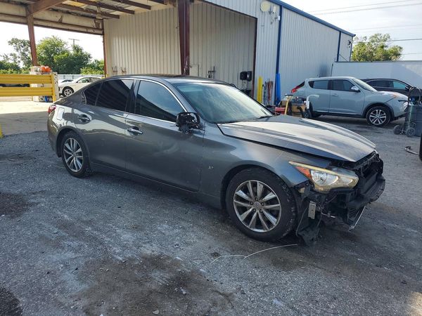 2015 INFINITI Q50