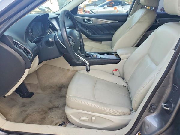 2015 INFINITI Q50