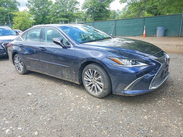 2021 LEXUS ES 300h Premium