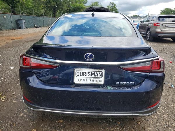 2021 LEXUS ES 300h Premium