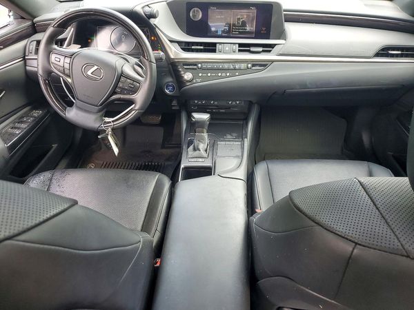 2021 LEXUS ES 300h Premium