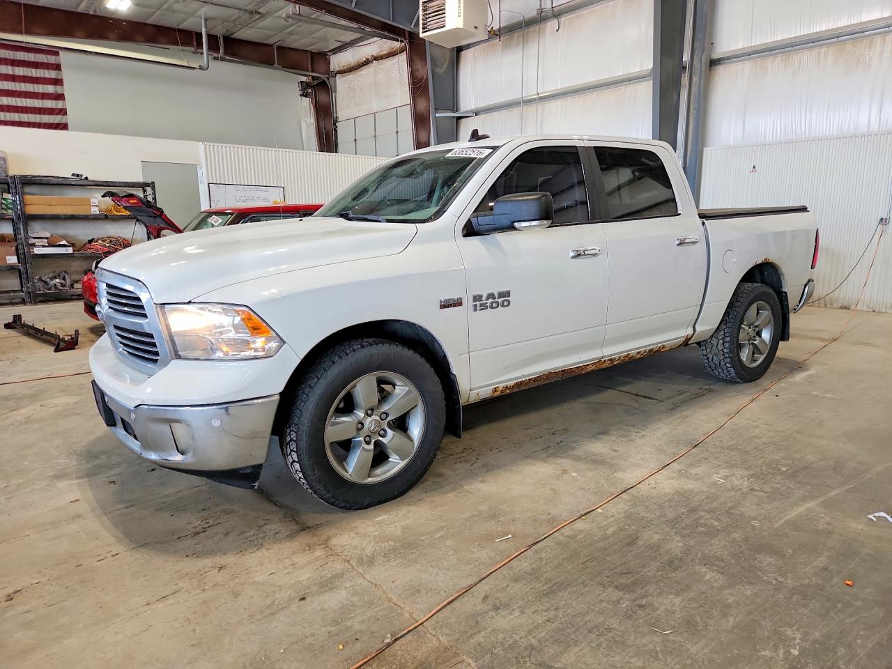 2016 RAM 1500 SLT CREW CAB 4X4