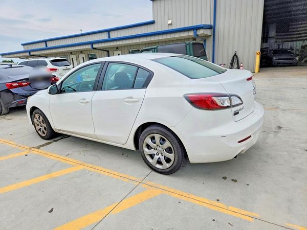 2013 MAZDA 3 SV/Base