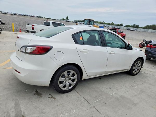 2013 MAZDA 3 SV/Base