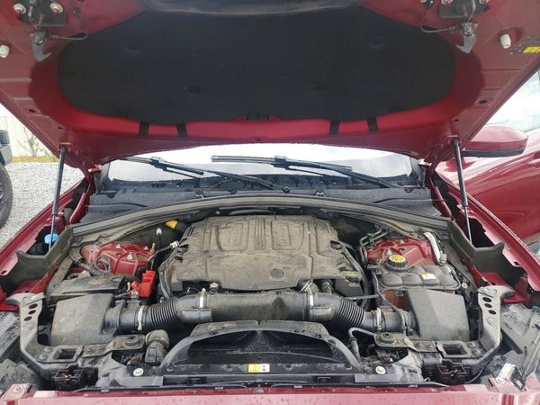 2017 JAGUAR F-PACE Prestige — Engine bay