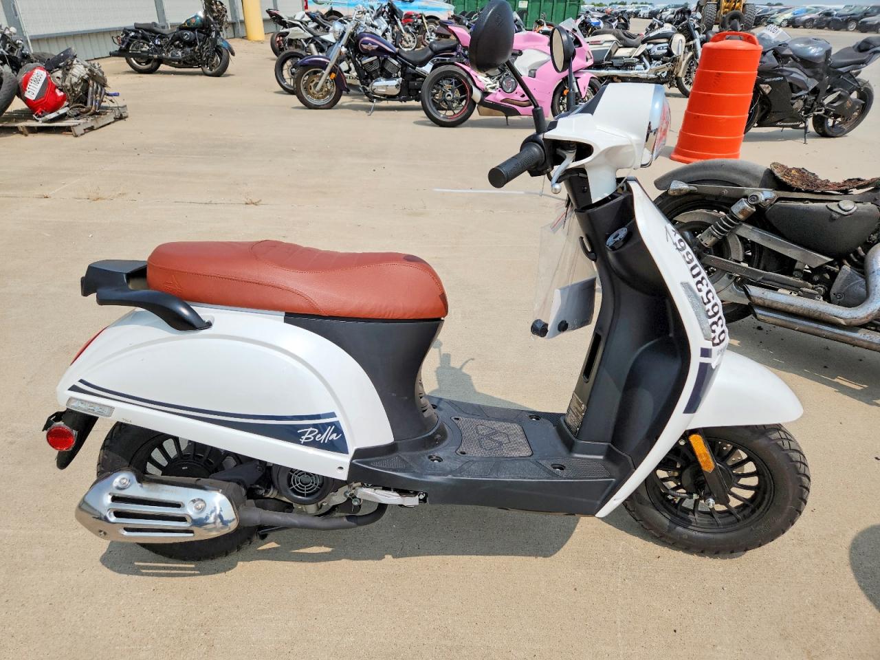 Vespa SCOOTER