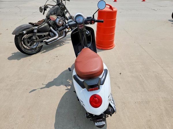 2025 VESPA SCOOTER