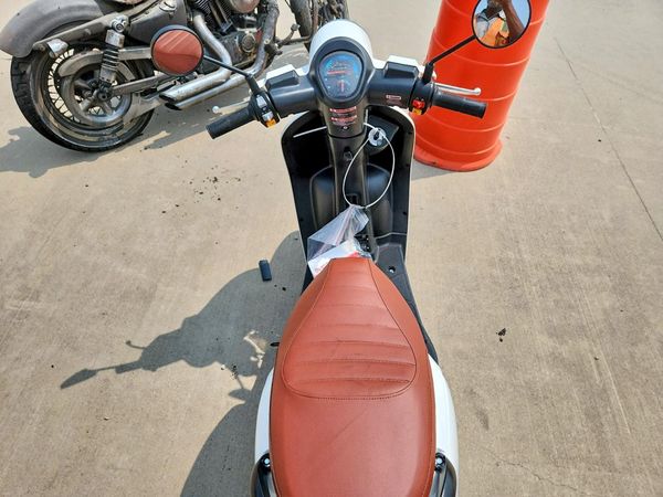 2025 VESPA SCOOTER