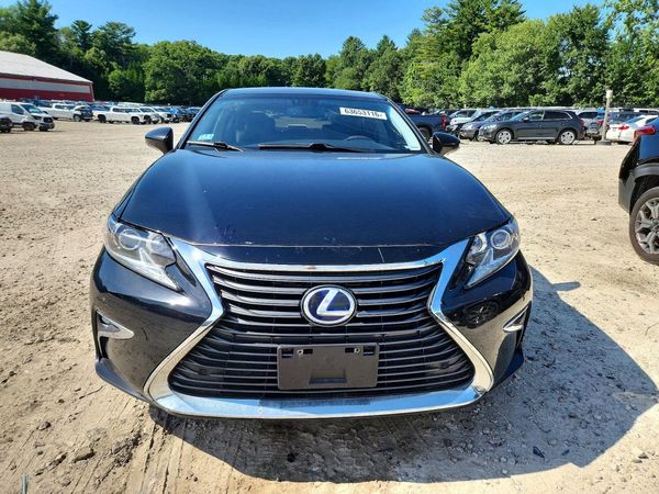 2016 LEXUS ES 300h