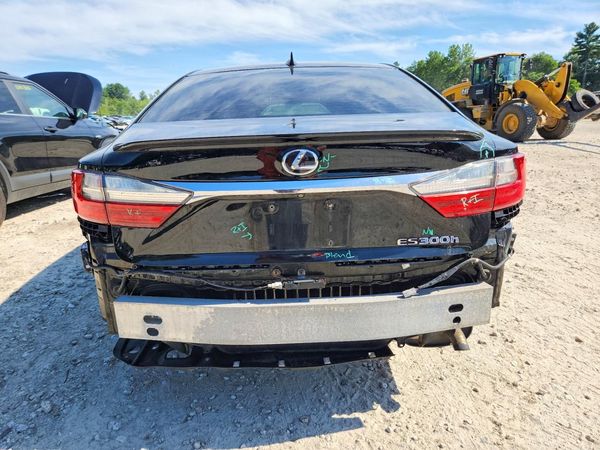 2016 LEXUS ES 300h