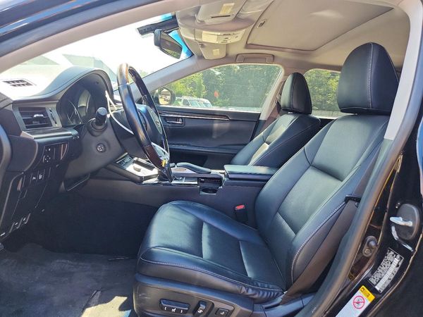 2016 LEXUS ES 300h