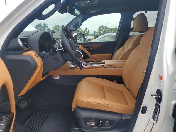 2025 LEXUS LX 700H