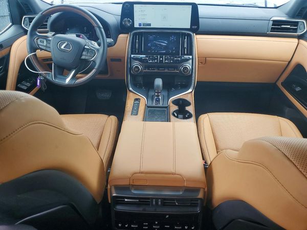 2025 LEXUS LX 700H