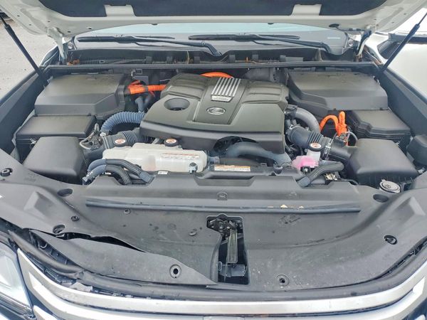 2025 LEXUS LX 700H
