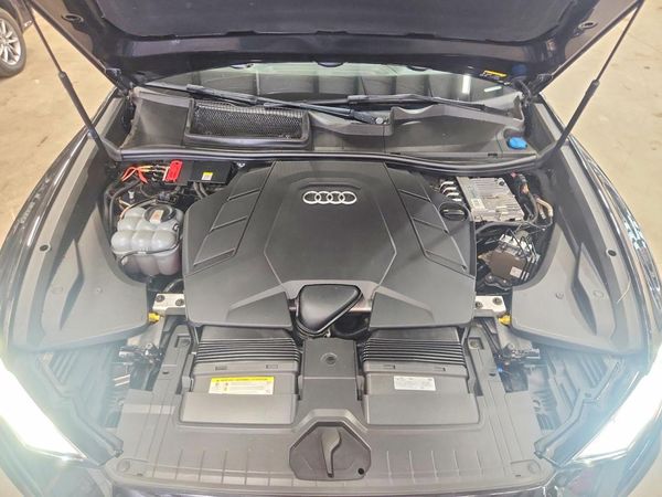 2019 AUDI Q8 S Line quattro Prestige