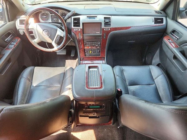 2014 CADILLAC ESCALADE ESV Luxury